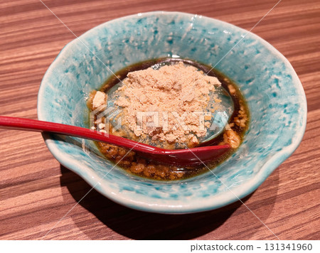 紅糖糖漿和黃豆粉水饅頭 紅糖糖漿和黃豆粉水饅頭 131341960
