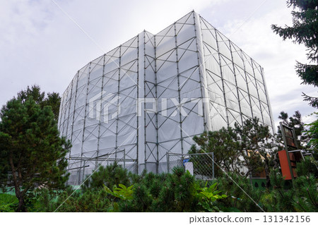 Photographing the observation lounge at Maeda Forest Park under construction 131342156