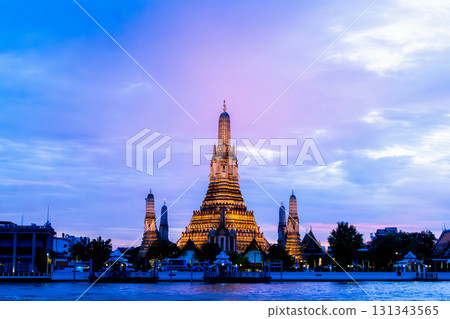 黎明寺夜景 131343565