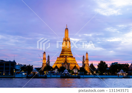 Wat Arun evening view 131343571