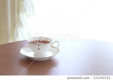 桌上的茶 桌上的茶 131343722