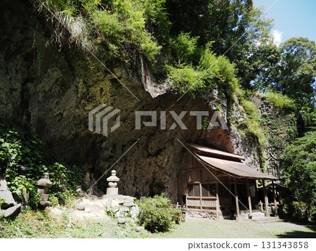 Inukai Ishi Buddha 131343858