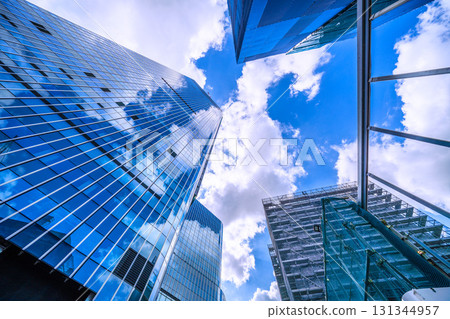 9 月 24 日，日本東京城市景觀。日本橋一丁目重建工程景觀。 131344957