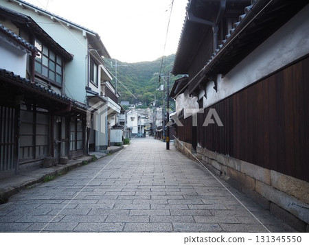 Alley's alley Alley's alley 131345550