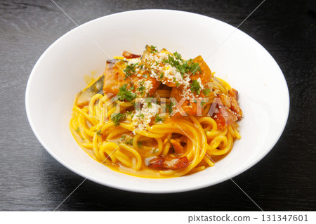 Pumpkin spaghetti 131347601