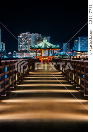 Cheongchojeong Pavilion at Night, Cheongchoho Lake, Sokcho, South Korea Cheongchojeong Pavilion at Night, Cheongchoho Lake, Sokcho, South Korea 131347751