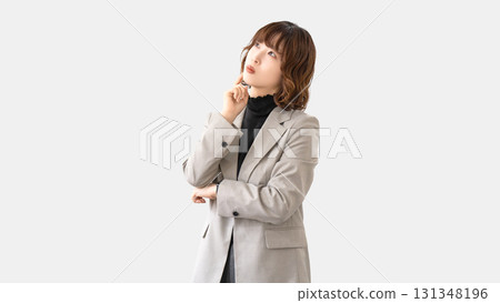 A woman thinking/businesswoman 131348196