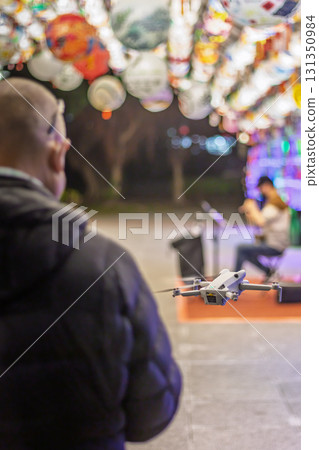 燈籠與無人機:傳統與科技的浪漫邂逅 燈籠與無人機:傳統與科技的浪漫邂逅 131350984