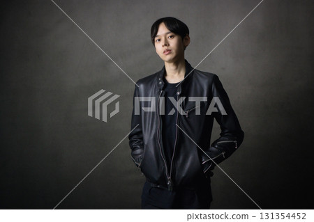 很酷的男性肖像 131354452