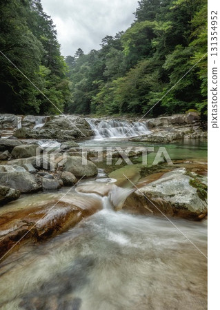 愛媛郡久萬高原町五穀溪的新鮮綠意 131354952