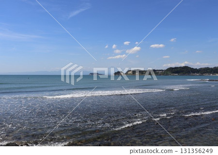View of Enoshima and Mount Fuji from Kotsubo Iijima Park (Kotsubo 5-chome, Zushi City, Kanagawa Prefecture) View of Enoshima and Mount Fuji from Kotsubo Iijima Park (Kotsubo 5-chome, Zushi City, Kanagawa Prefecture) 131356249