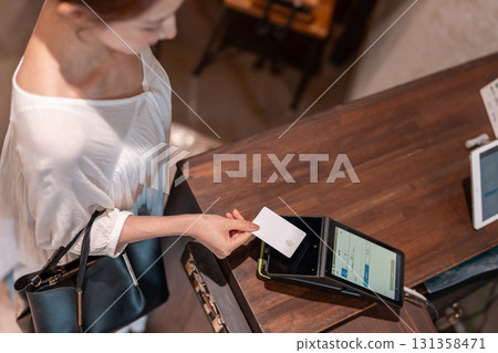 信用卡無現金支付 131358471