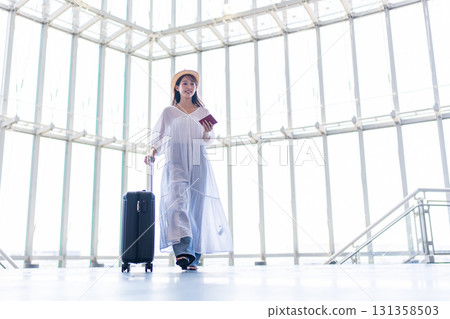Women going on a trip 131358503