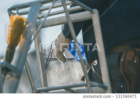 pruning, male, males 131360471