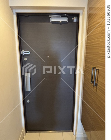 Apartment door and entrance 131360939