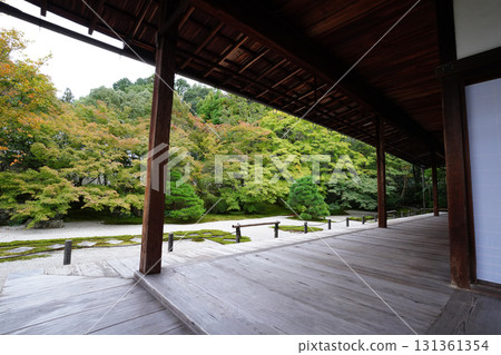 A Kyoto temple garden where you can feel the signs of autumn A Kyoto temple garden where you can feel the signs of autumn 131361354
