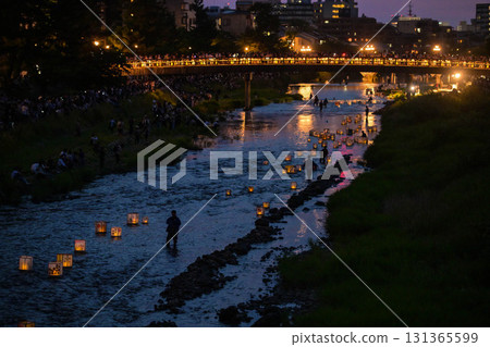 The emotional Kaga Yuzen lantern festival 131365599
