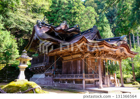 石燈籠與岡本神社大瀧神社 131366564
