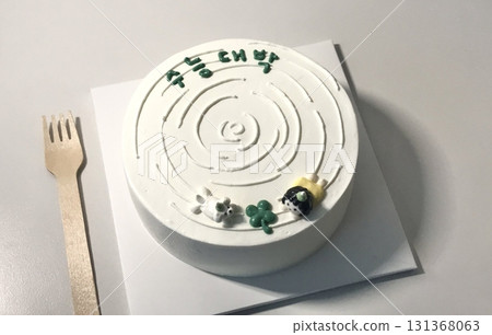 A delicious, soft cake, perfect for any occasion. Whether layered or single, it's topped with frosting, fruits, or decorations, bringing sweetness and joy with every bite. 131368063