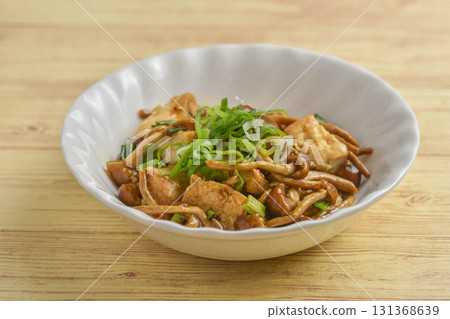 Stir-fried deep-fried tofu and nameko mushrooms Stir-fried deep-fried tofu and nameko mushrooms 131368639