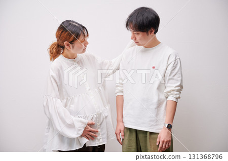 面對面的夫婦，孕婦，孕婦 131368796
