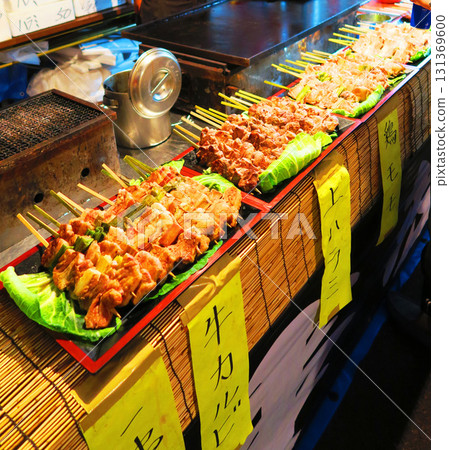 Scene from the Tanabata Festival at Fujinoichi Shopping Arcade (skewer stalls) Scene from the Tanabata Festival at Fujinoichi Shopping Arcade (skewer stalls) 131369600