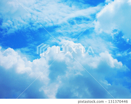 藍天白雲的美麗風景(拍攝於2025年) 藍天白雲的美麗風景(拍攝於2025年) 131370446