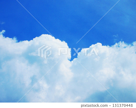 藍天白雲的美麗風景（拍攝於2025年） 131370448