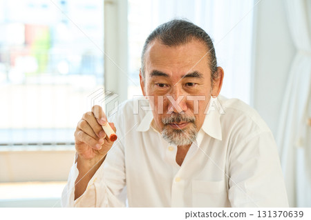 老人蓋公章 131370639