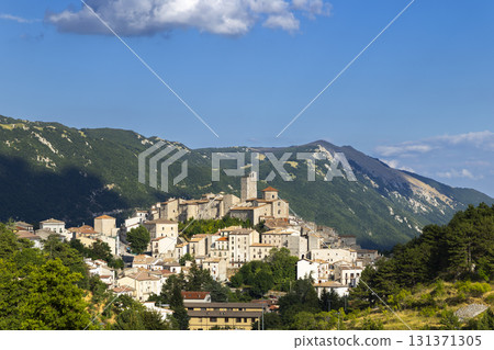 Castel del Monte village nestled in Abruzzo mountains Italy 131371305