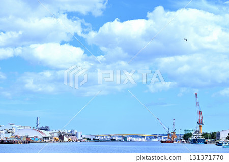 從沼館地區望去的八戶大橋，天空蔚藍 131371770