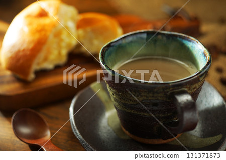 牛奶咖啡奶油麵包 131371873