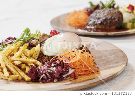 美味的西式午餐盤 美味的西式午餐盤 131372153