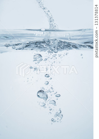 Air bubbles and foam in the water and the water surface 131378814