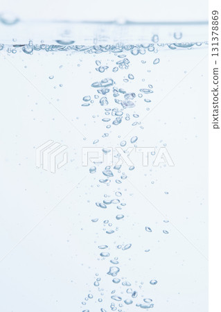 Air bubbles and foam in the water and the water surface 131378869