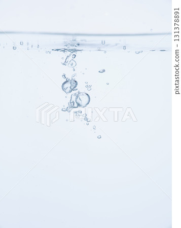Air bubbles and foam in the water and the water surface 131378891