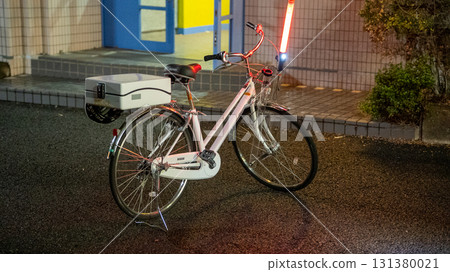 夜間警察自行車和警棍 夜間警察自行車和警棍 131380021