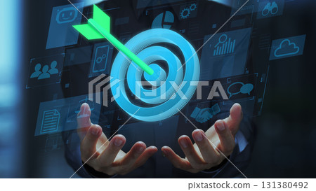 目標和關鍵成果 OKR 管理工具。企業目標管理平台。帶有箭頭和目標圖示的業務 131380492