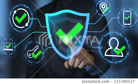 多因素身份驗證 (MFA)。無需密碼,持續身份驗證。企業點擊帶有復選標記的盾牌圖標 多因素身份驗證 (MFA)。無需密碼,持續身份驗證。企業點擊帶有復選標記的盾牌圖標 131380517