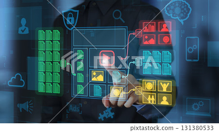 CMS 內容管理系統。 Web 內容管理平台。觸摸數位內容圖標 131380533