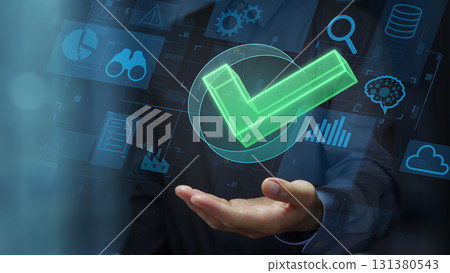 品質控制解決方案。使用數據分析的自動化品質管理系統。複選標記圖示 131380543