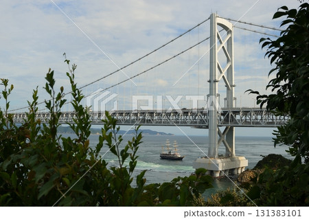 連接鳴門島和淡路島的大鳴門橋 131383101