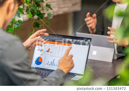 General affairs, accounting, office work, sales office, general office work, office staff, spreadsheets, graphs, 2 people 131383472