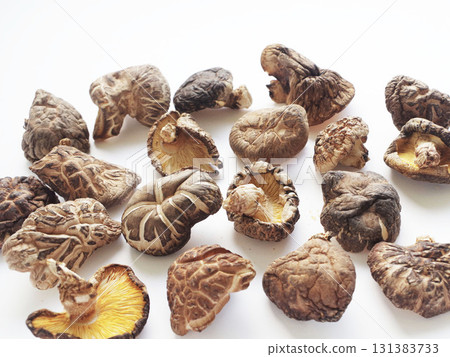 乾香菇，乾貨，漏勺，冬菇，各種形狀，鳥瞰圖 131383733