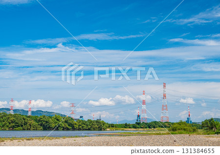 Autumn scenery of the Yodo River, Hirakata City, Osaka Prefecture Autumn scenery of the Yodo River, Hirakata City, Osaka Prefecture 131384655