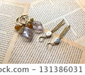 Stylish large pearl and glass earrings 131386031