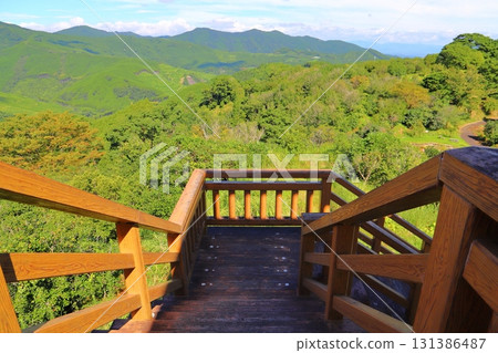 觀景台樓梯，山脈，藍天，雲彩 131386487