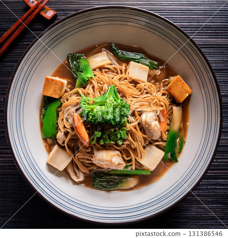 Exquisite Braised E-Fu Noodles with Crabmeat 131386546