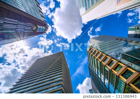 日本東京城市景觀，可欣賞到京橋十字路口、第一生命京橋 Kino Terrace 等景觀。 131386943