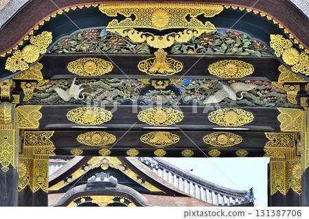 京都「二條城」的城門與石牆 京都「二條城」的城門與石牆 131387706